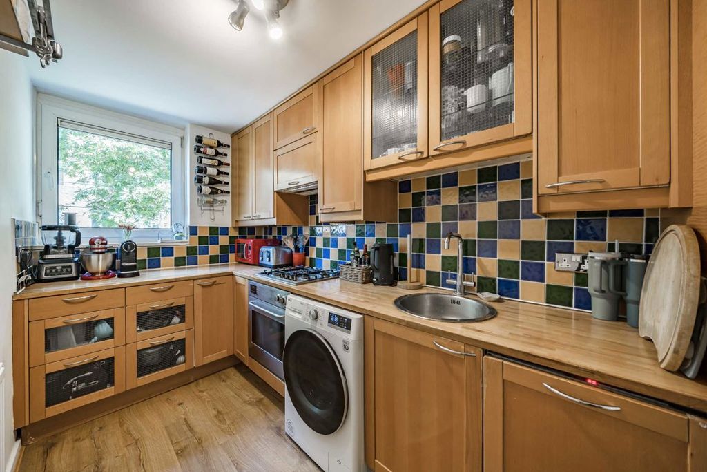Property photo 2 of 9