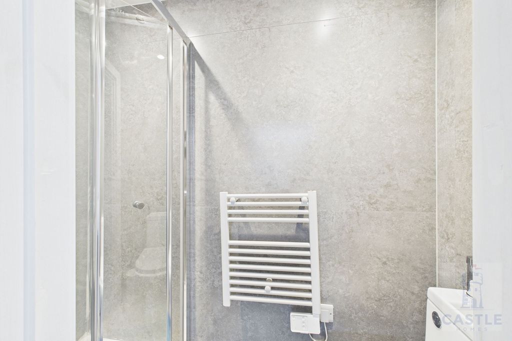 Property photo 3 of 7 Ensuite Rooms