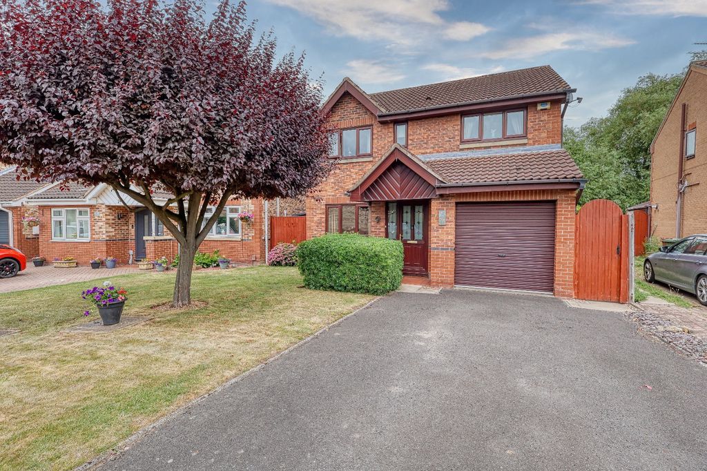 Property photo 1 of 18 Frontal