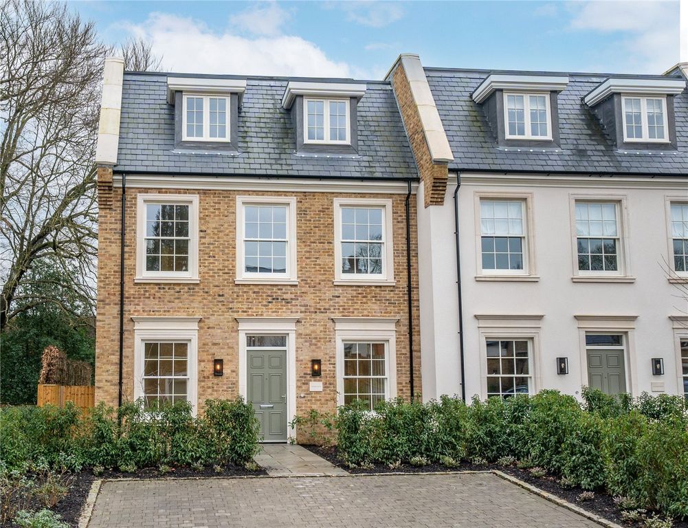 Property photo 1 of 18 Langham Place