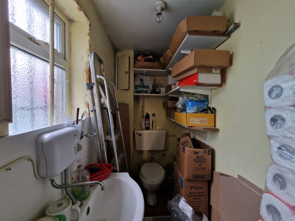 Property photo 3 of 5