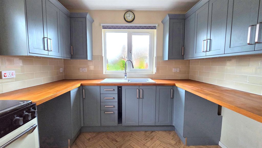 Property photo 2 of 13 Kitchen