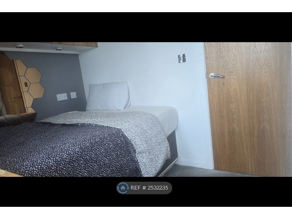 Property photo 1 of 28