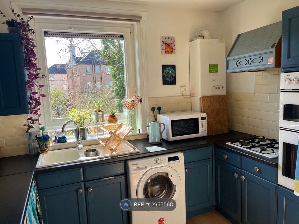 Property photo 2 of 20 Kitchen Dining 2