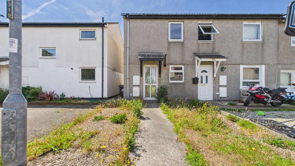 Property photo 1 of 14 2 Bedroom House For Sale