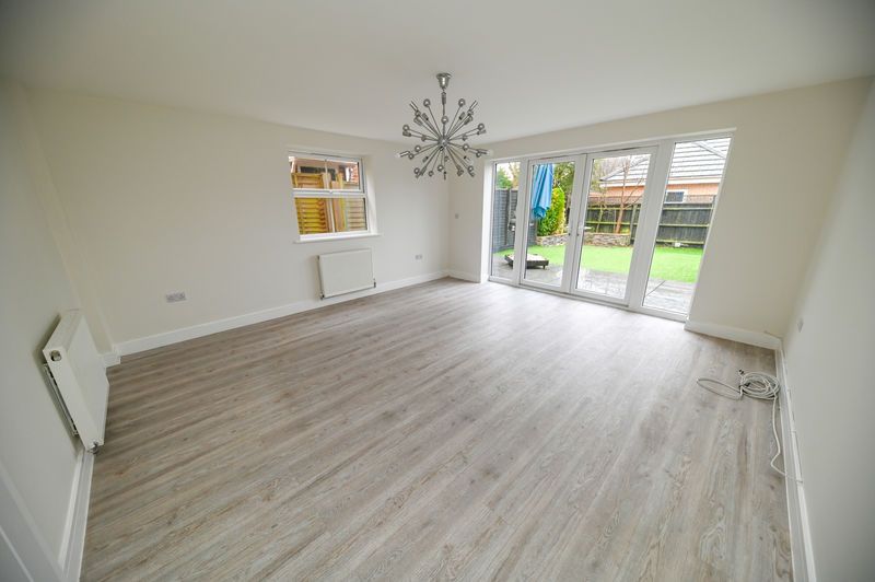 Property photo 3 of 12 Photo 6