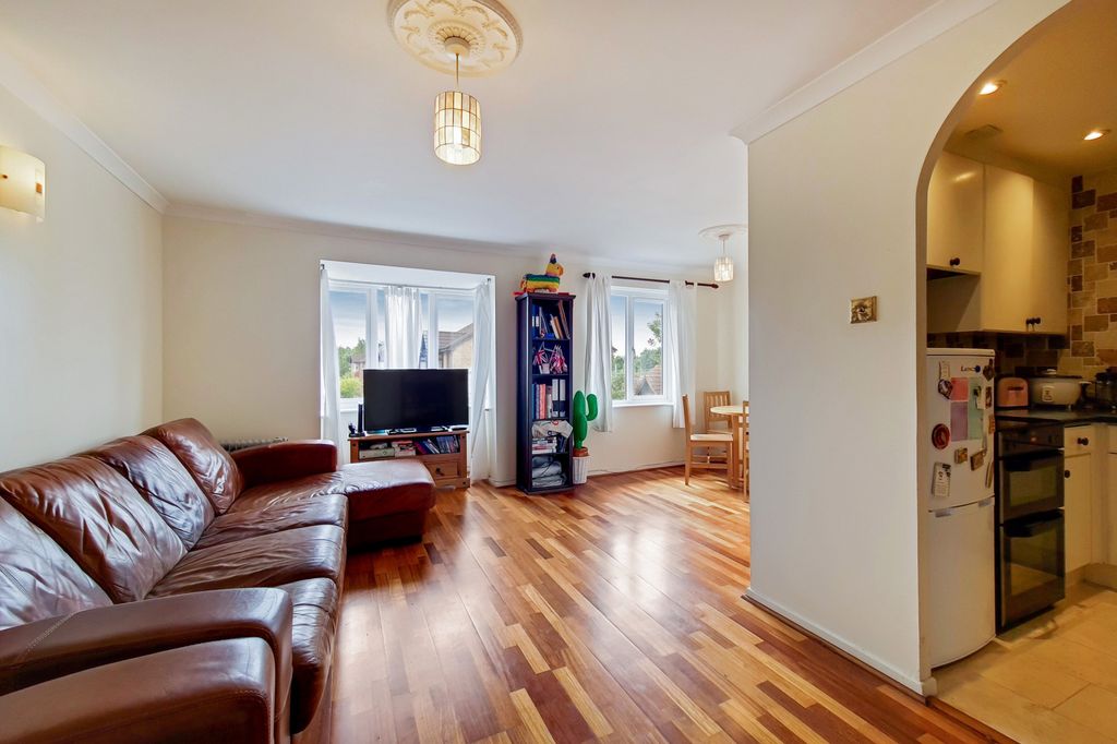 Property photo 3 of 11