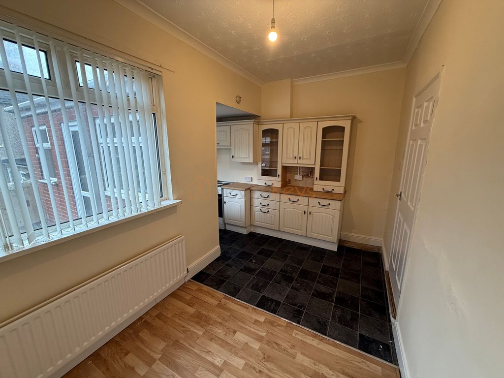 Property photo 3 of 6 George 4