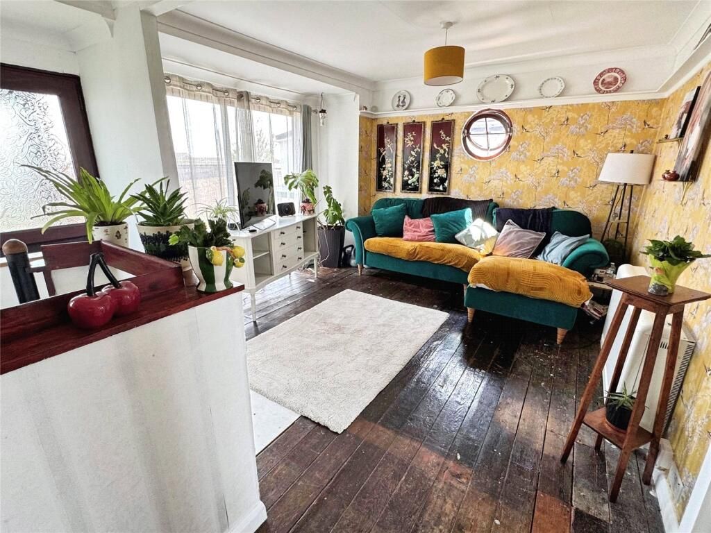 Property photo 2 of 18