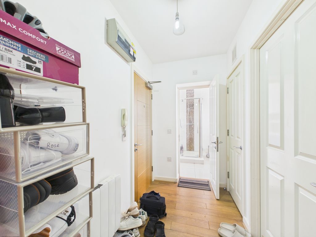 Property photo 2 of 5 Entrance Hallway