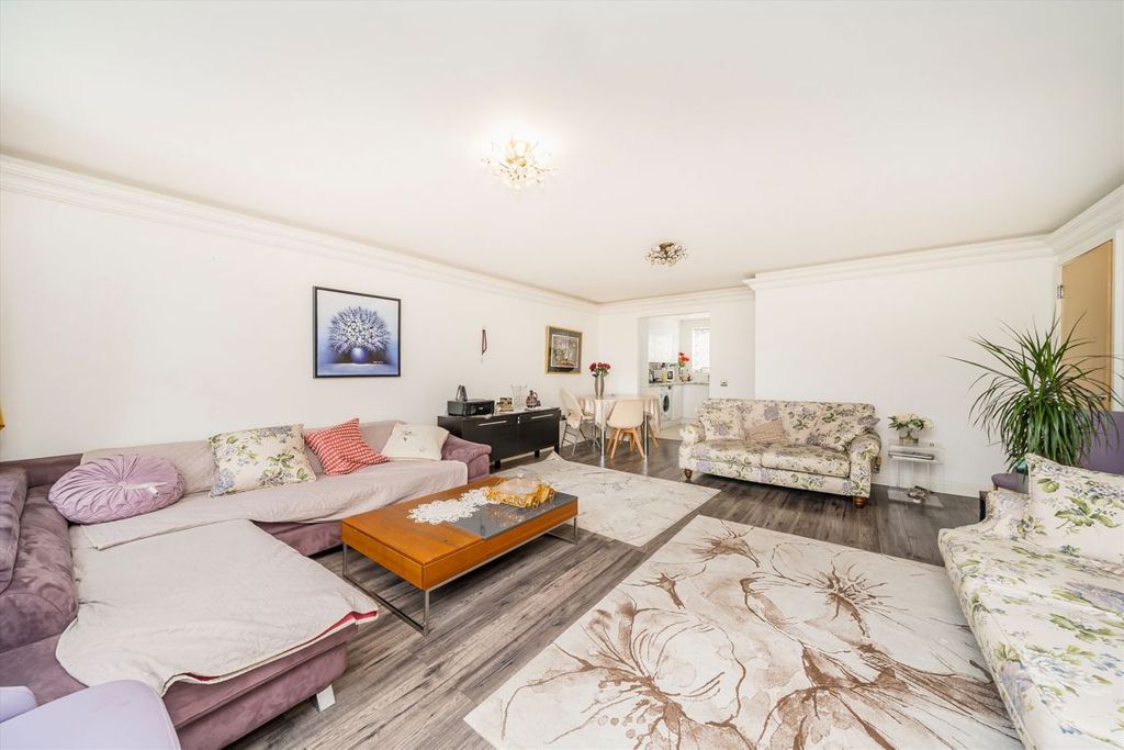 Property photo 3 of 8