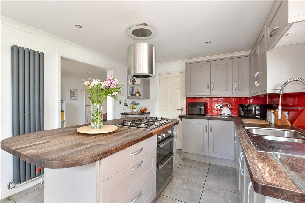 Property photo 3 of 13 Kitchen