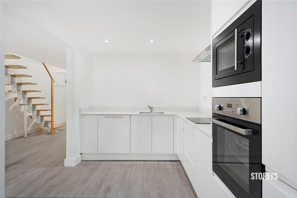 Property photo 3 of 27