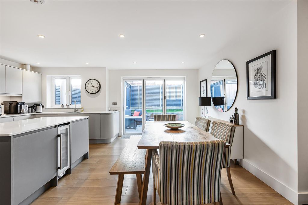 Property photo 3 of 25 10_67896.Jpg