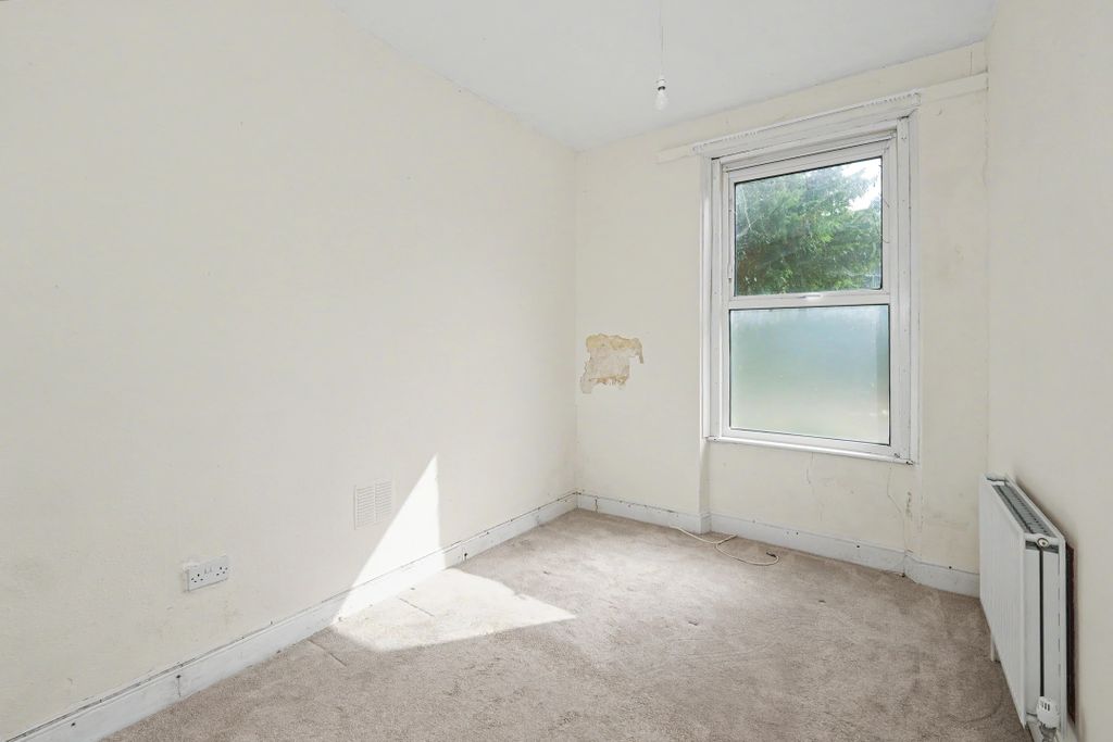 Property photo 2 of 20 Flat 2, 18 Belmont Road, St. Andrews, Bristol, Bs6 5As
