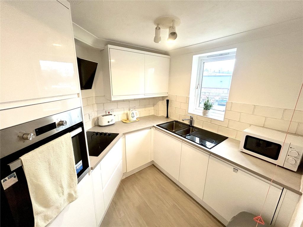 Property photo 3 of 14 Picture No. 35