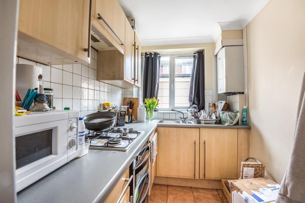 Property photo 2 of 11 Kitchen