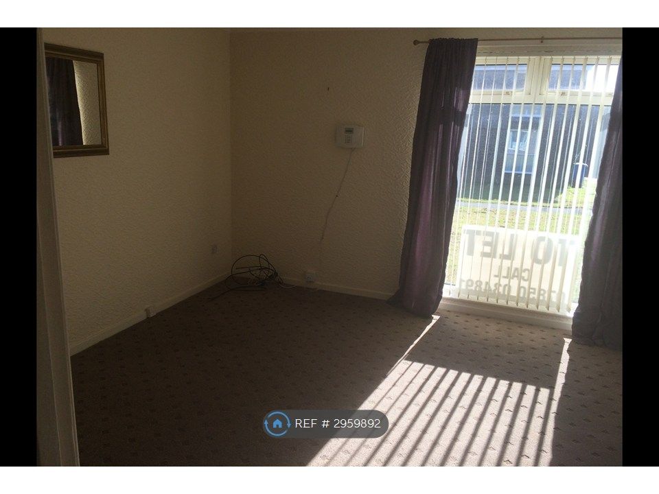 Property photo 3 of 9 Sunny Lounge With Picture Window