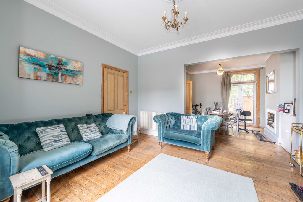 Property photo 3 of 18