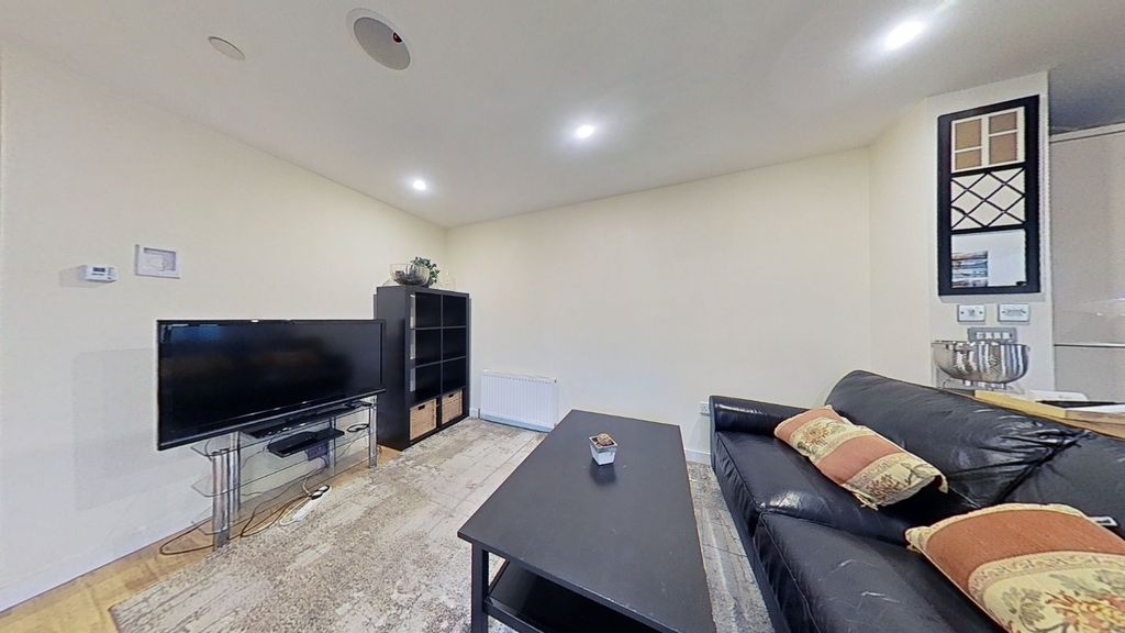 Property photo 2 of 12 Photo 2