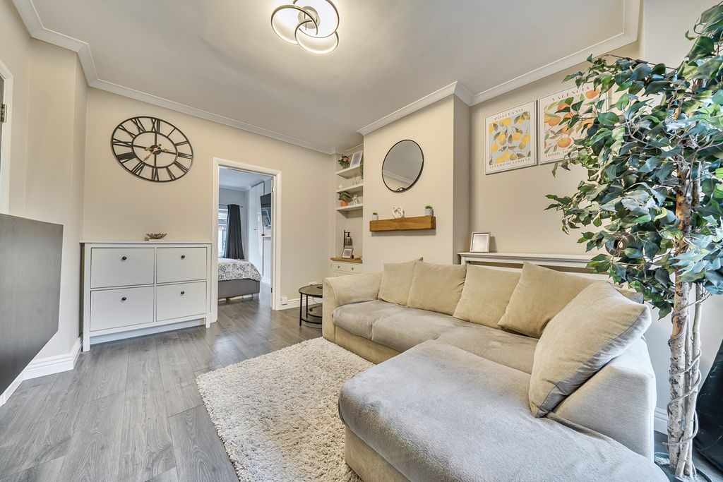 Property photo 3 of 9