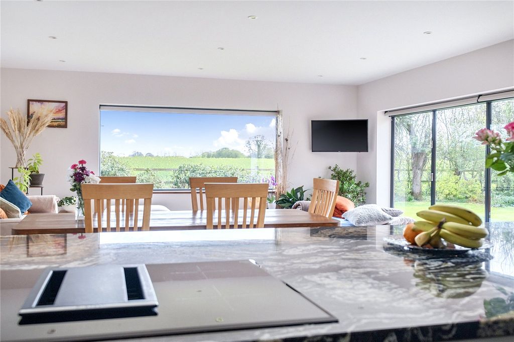 Property photo 3 of 20 Picture No. 04