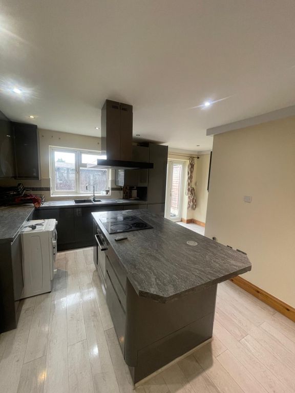 Property photo 1 of 3