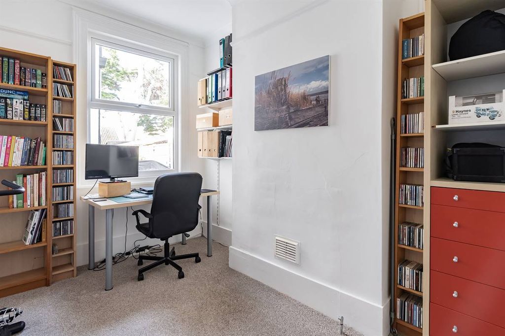 Property photo 3 of 21