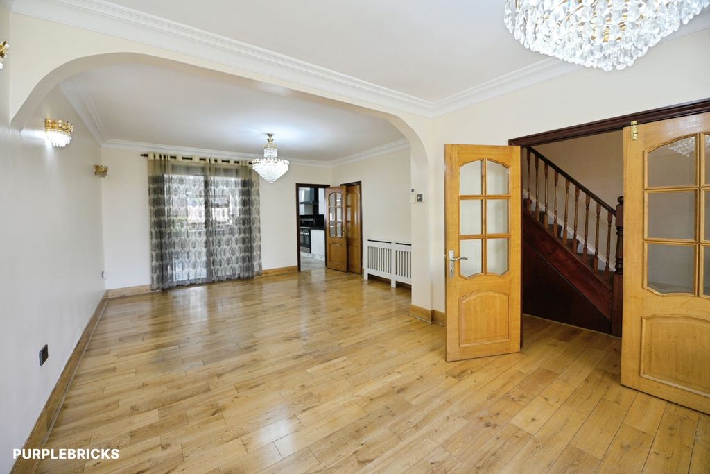 Property photo 3 of 34
