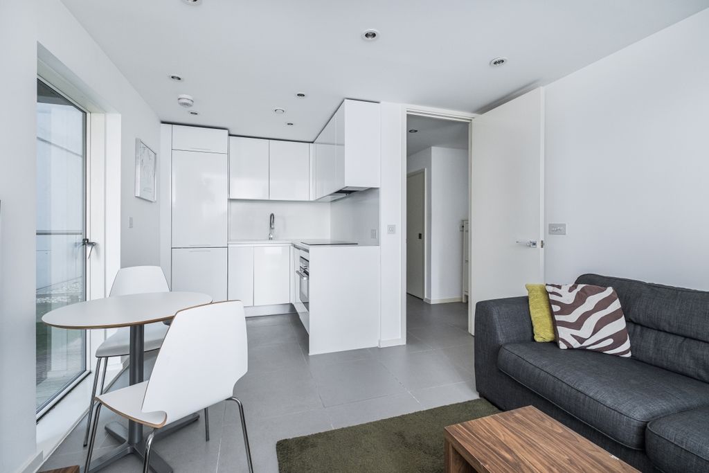 Property photo 3 of 11 Dance Square