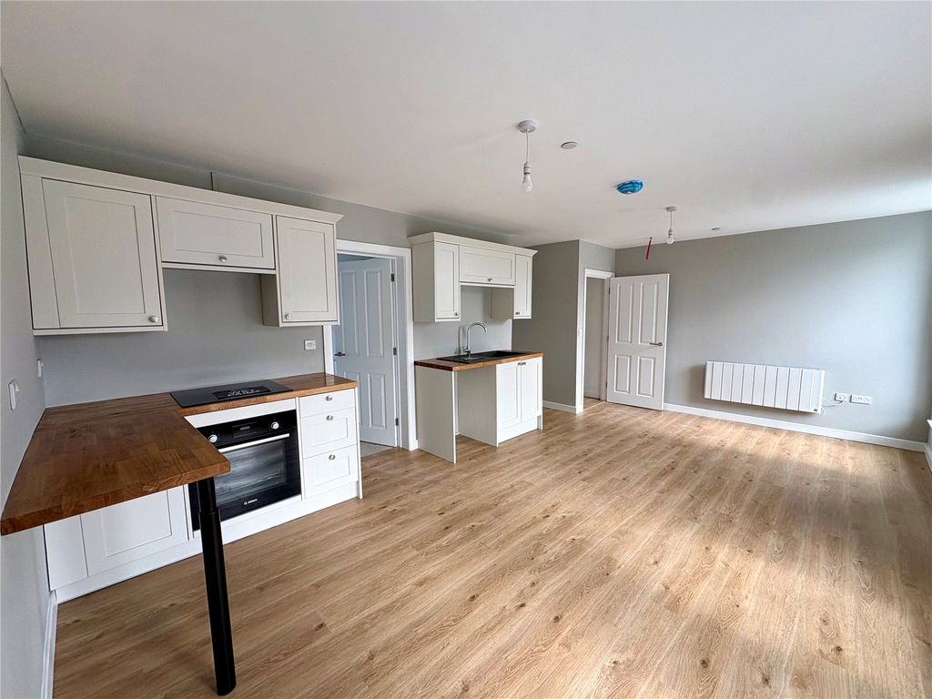 Property photo 3 of 11 Picture No. 16
