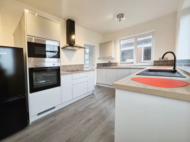 Property photo 2 of 17 Kitchen