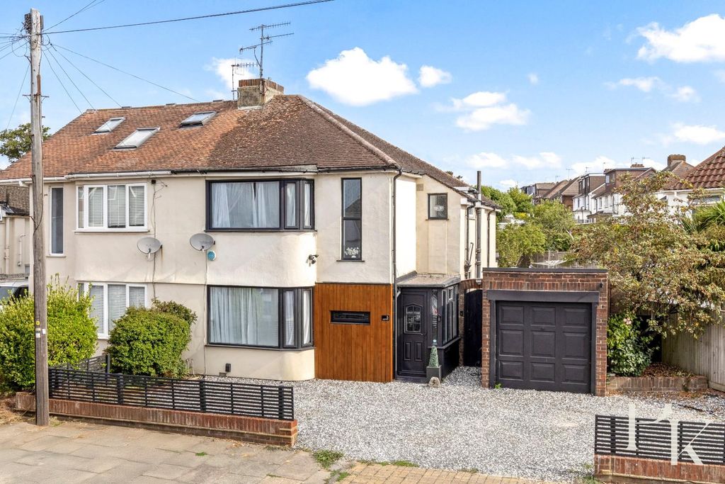 Property photo 2 of 24