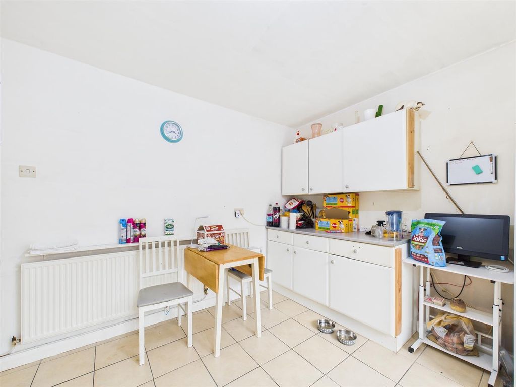 Property photo 2 of 20 Cam03604G0-Pr0194-Still017.Jpg