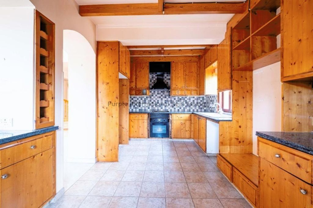 Property photo 3 of 29