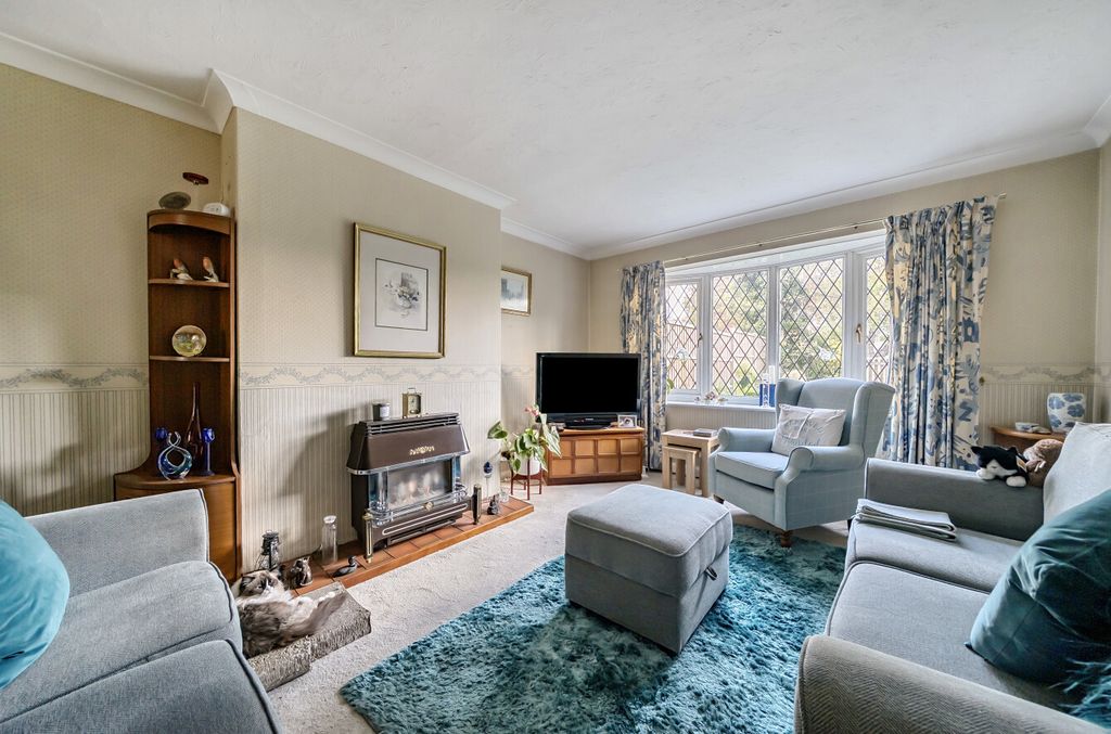 Property photo 3 of 21 1371287-9-68F8Ccd...