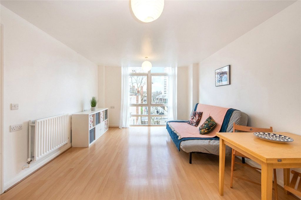 Property photo 2 of 10