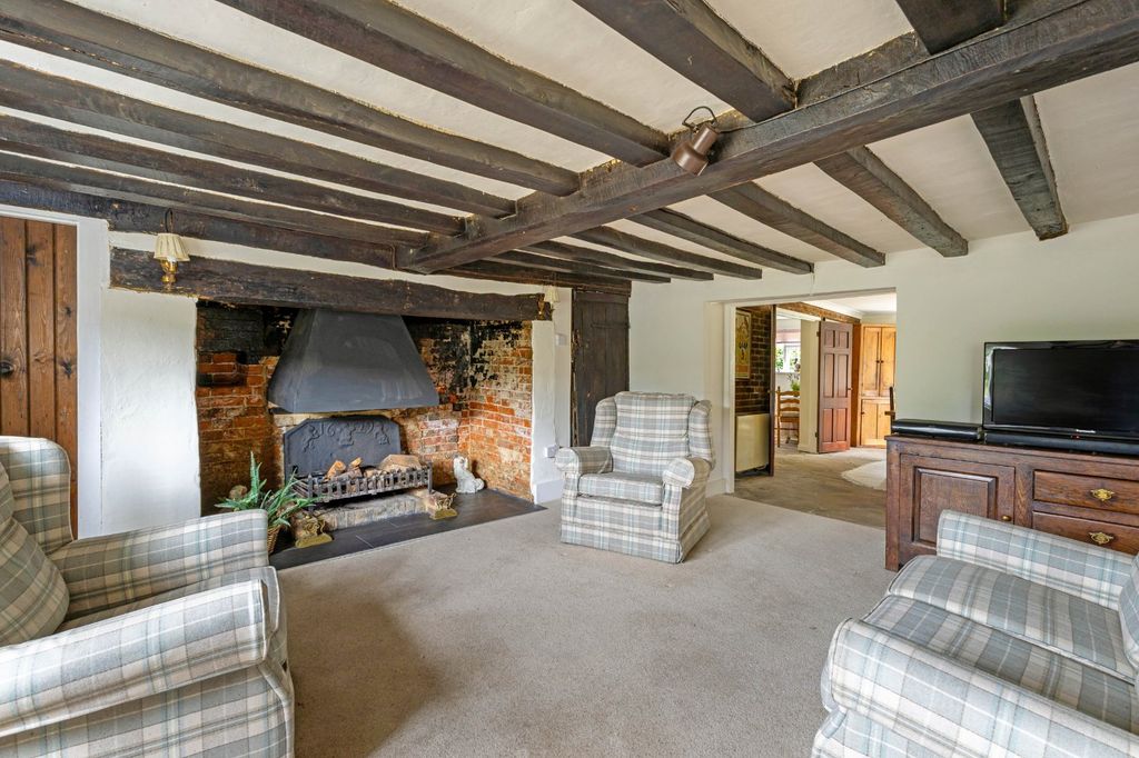 Property photo 2 of 20 Sitting Room