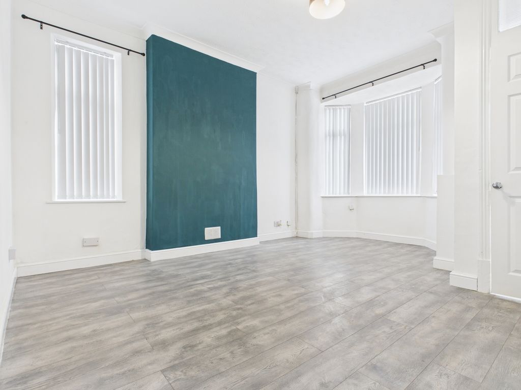 Property photo 2 of 13 Cam03729G0-Pr0182-Still010