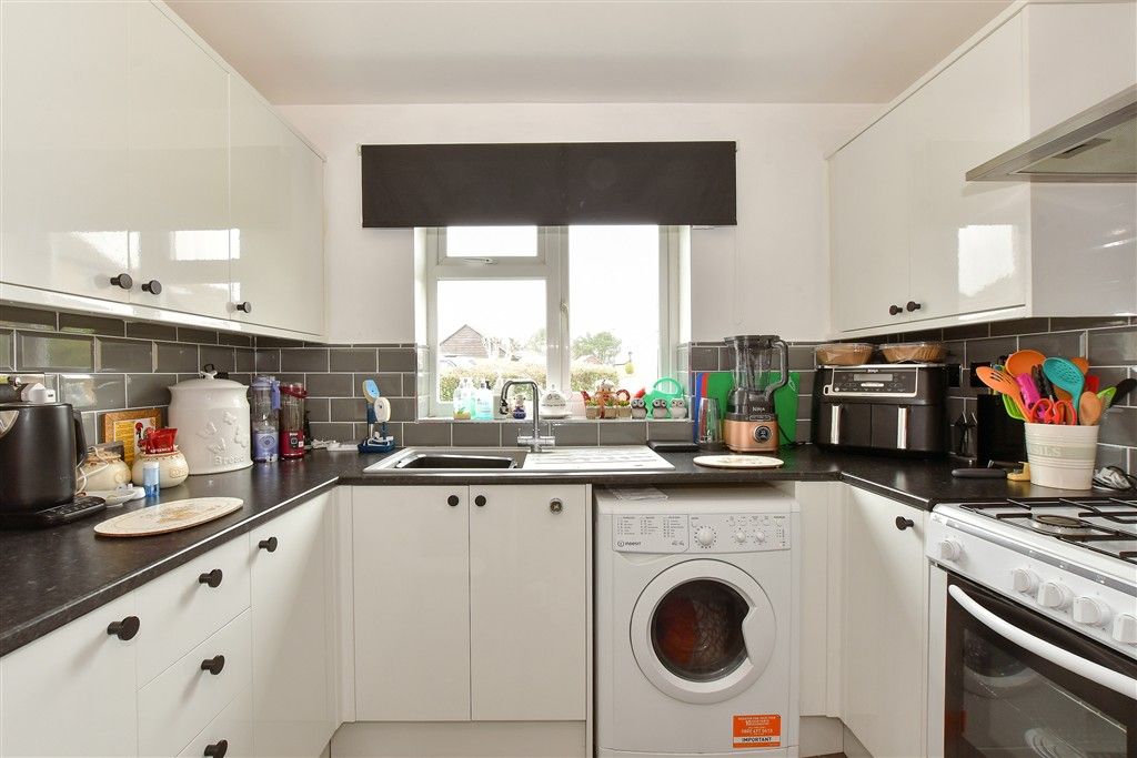 Property photo 2 of 10 Kitchen