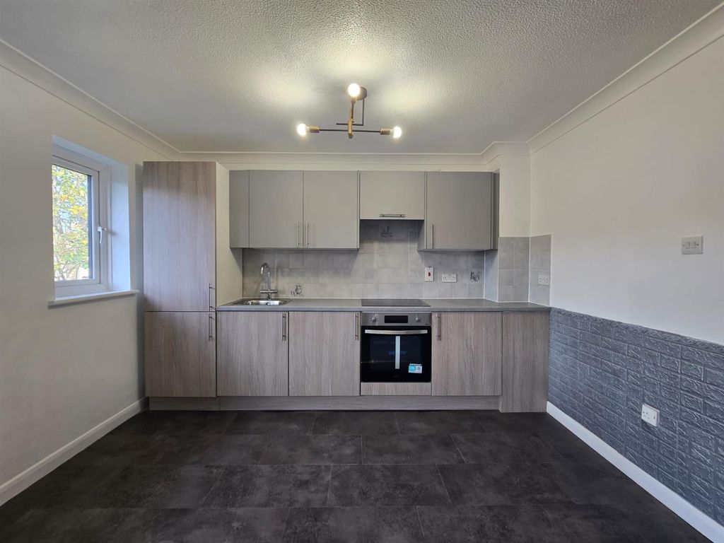 Property photo 2 of 5 Whatsapp Image 2025-11-12 At 14.03.18_12054E43.Jpg