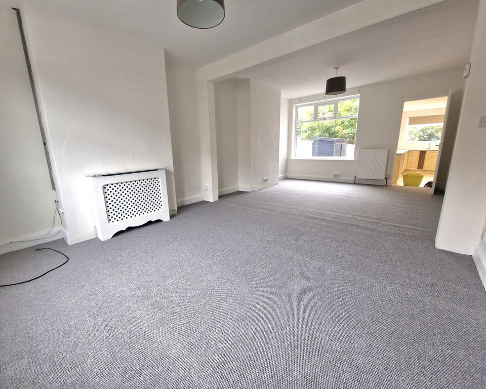 Property photo 3 of 14 Lounge/Dining Room