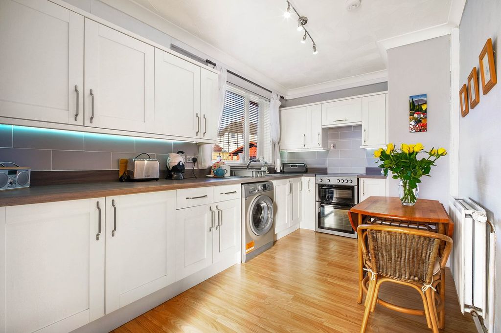 Property photo 2 of 22