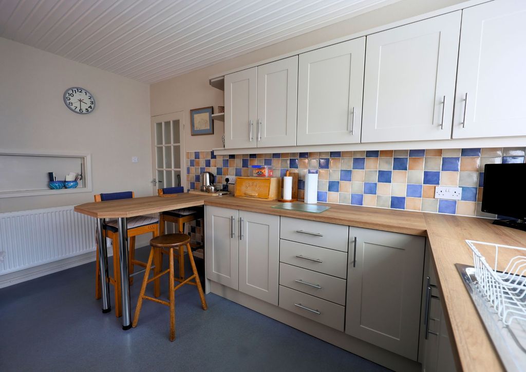Property photo 3 of 26