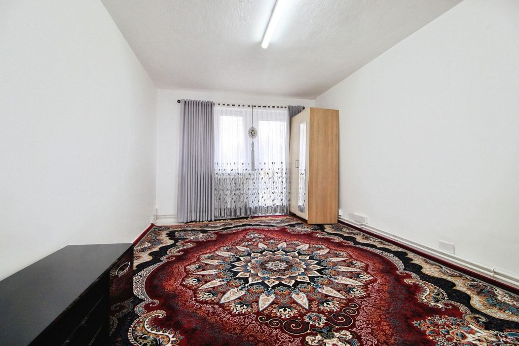 Property photo 3 of 16 Gallery