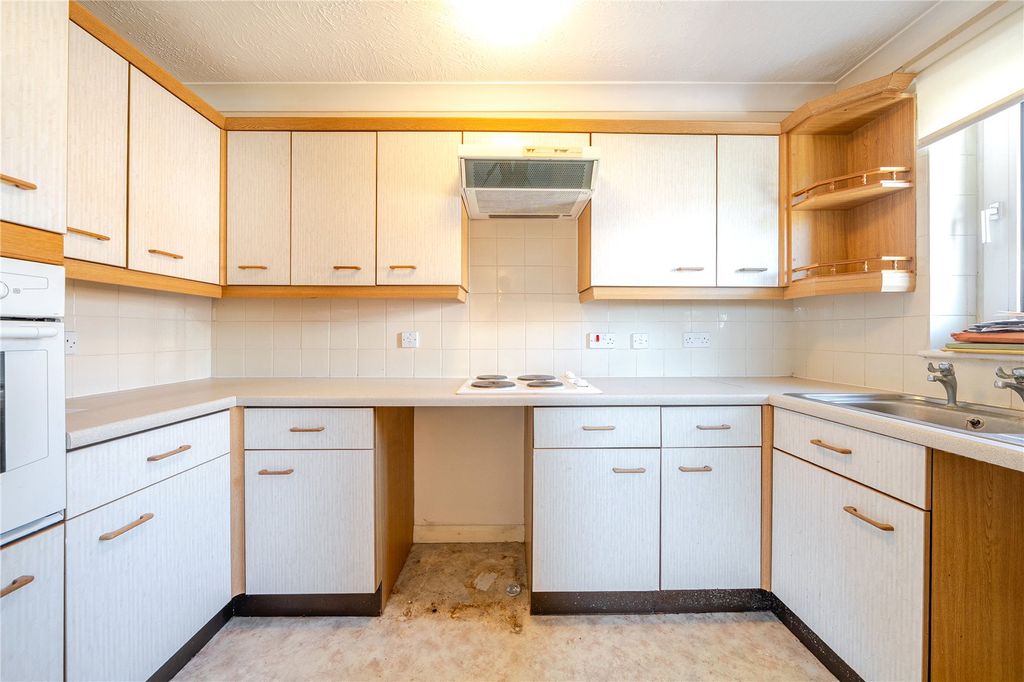 Property photo 2 of 11 Picture No. 14