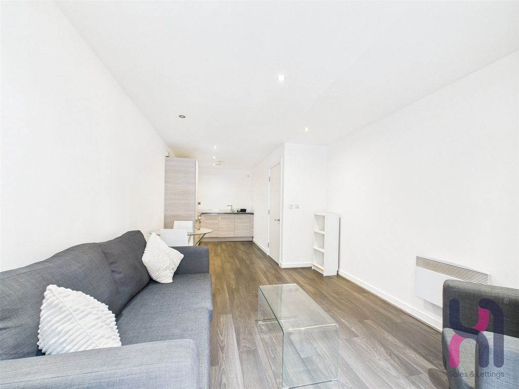Property photo 2 of 13 Picture No. 04