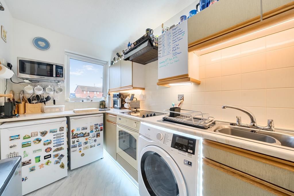 Property photo 3 of 20 Kitchen