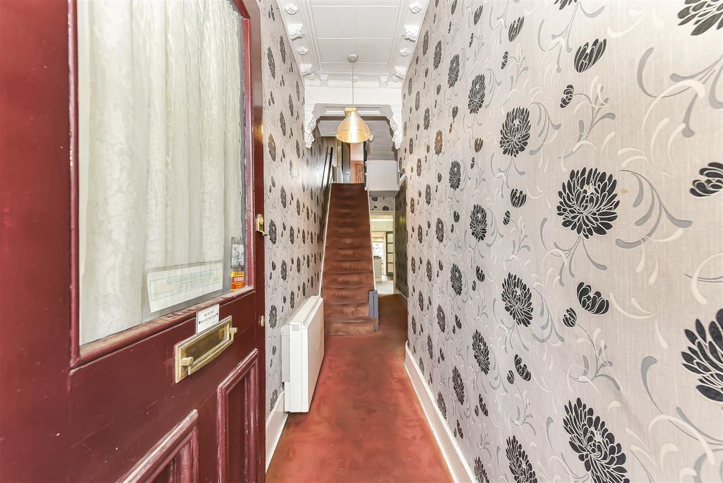 Property photo 2 of 24