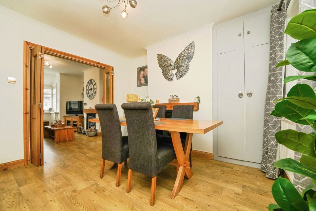 Property photo 2 of 17 Pbox-Img.Jpg